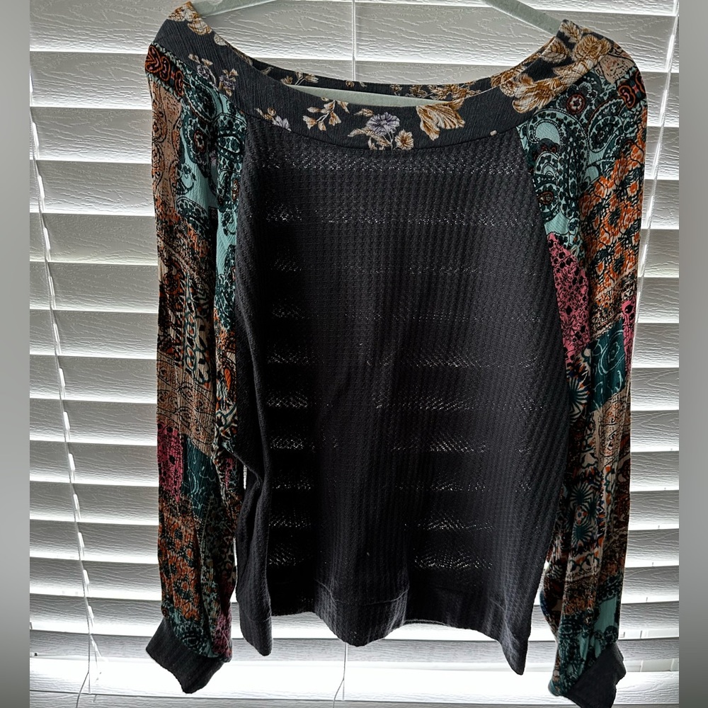 Umgee Sweater, Gray, multicolored. Size medium